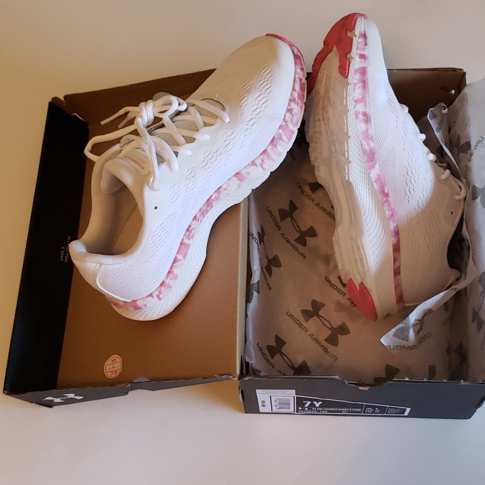 UNDER ARMOUR Women's: 7Y Pink/White Camo Sneakers.